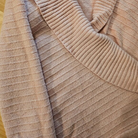 3/15$ light pink winter sweater - Picture 6 of 7